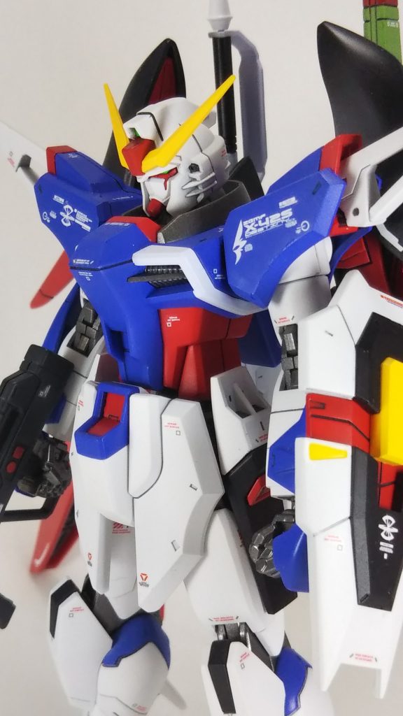 デカールはRGデスティニー用のものを中心に使用しました。