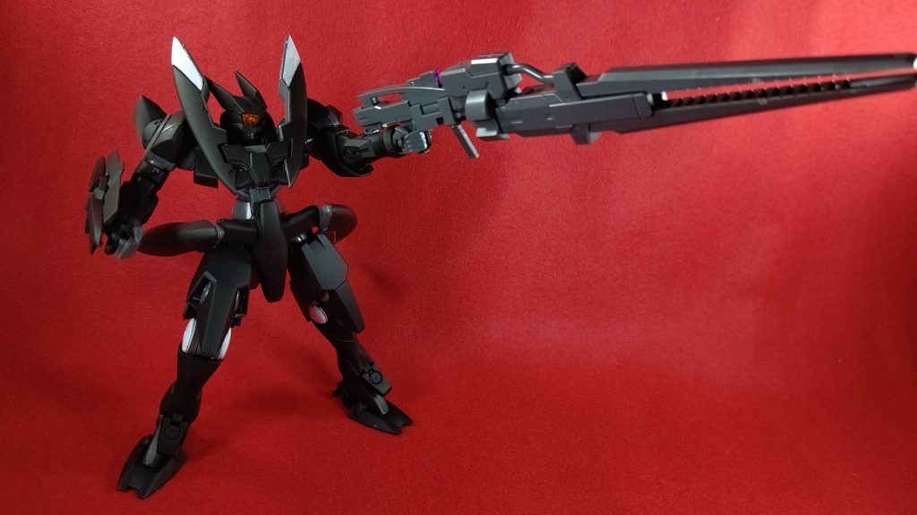 GNショートライフルにライトニングのライフルをくっつけました。
俺設定としてはGN粒子を圧縮し加速して撃ち出すリニアガンって設定です。
GNリニアガンってあったっけ？