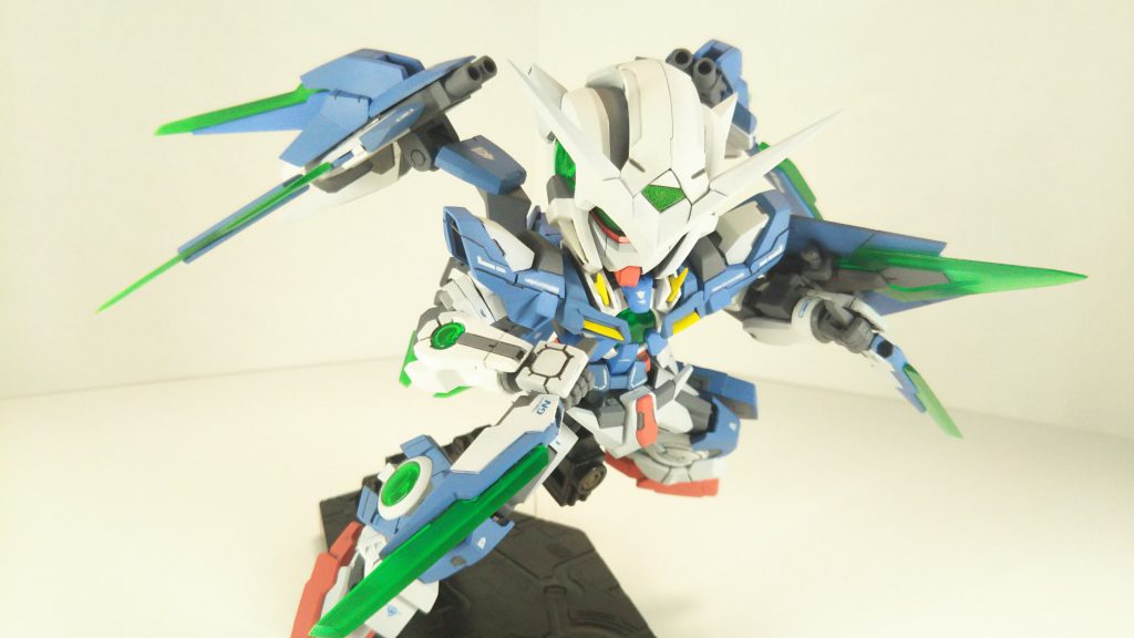 シールドに取り付けられているGNダガー
ソードビットとしても機能する