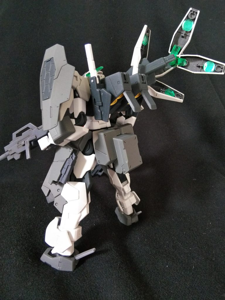 肩部の大型センサーユニットはTwitterで名称募集して「パピオンドライヴ・ユニット」と命名しました