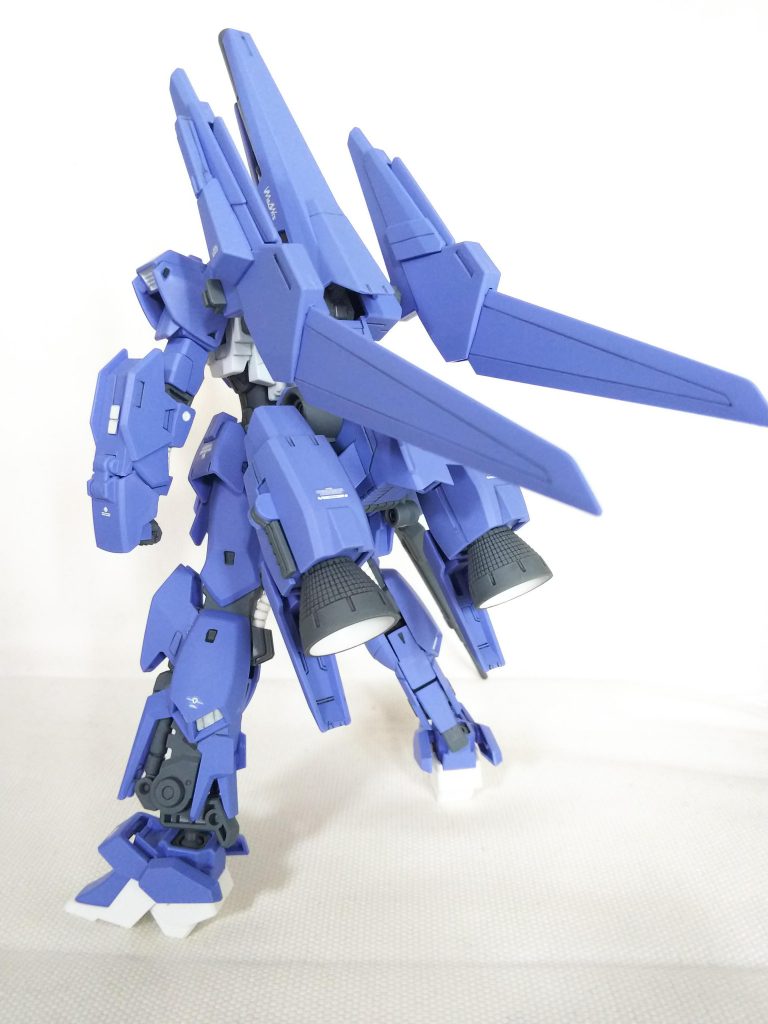 スラスター内部は塗装。他、白いところはちょちょっと部分塗装。