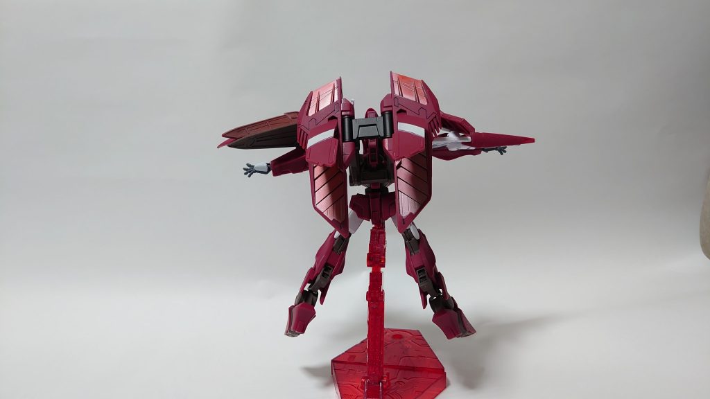 GN粒子の放出口は、ガンダムマーカーのシルバーとメタルレッドで。