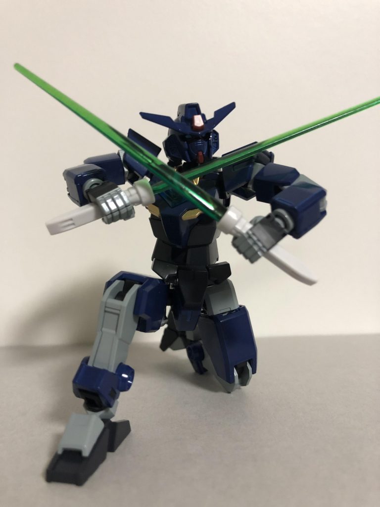 ビームサーベルの刃もクリアイエローからクリアグリーンに変更しました。