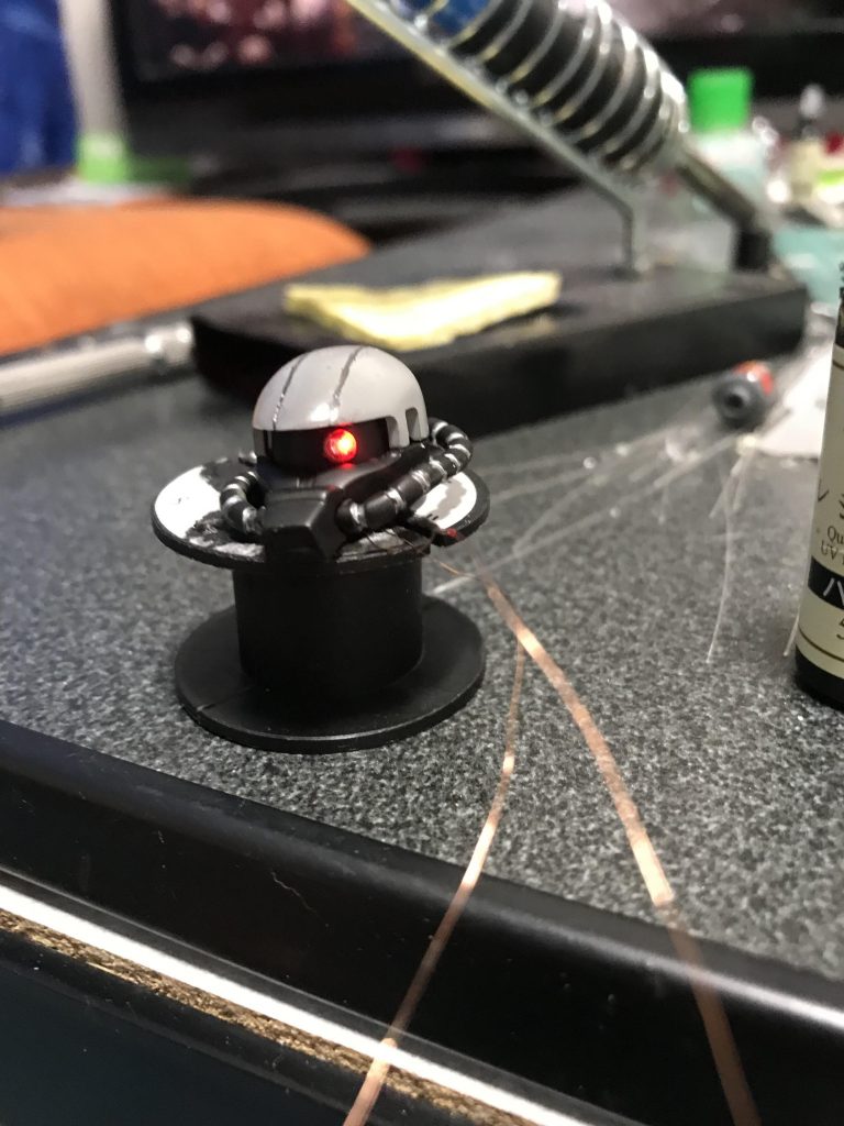 やはり目は光らせたい♪