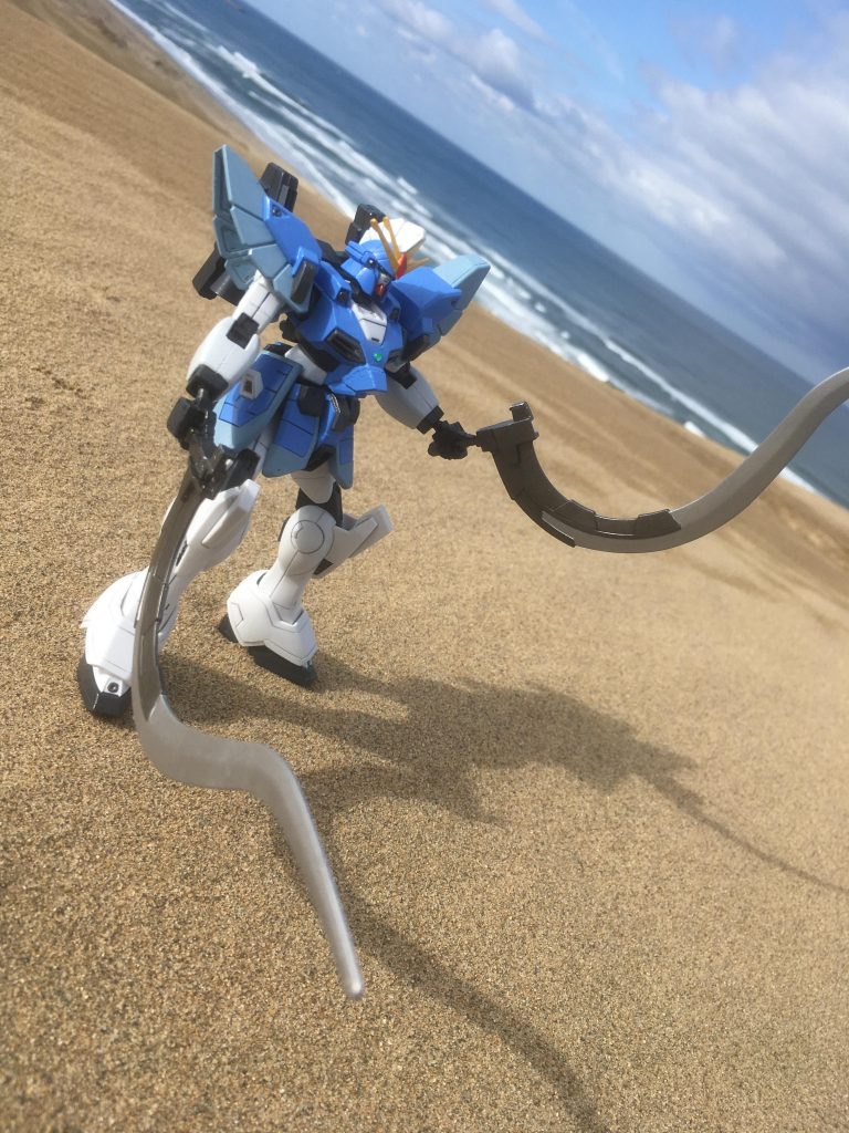 胴体はTR-6の胸部周りのパーツをパテで整えてEWのカスタムに近くなるように手を加えてます。