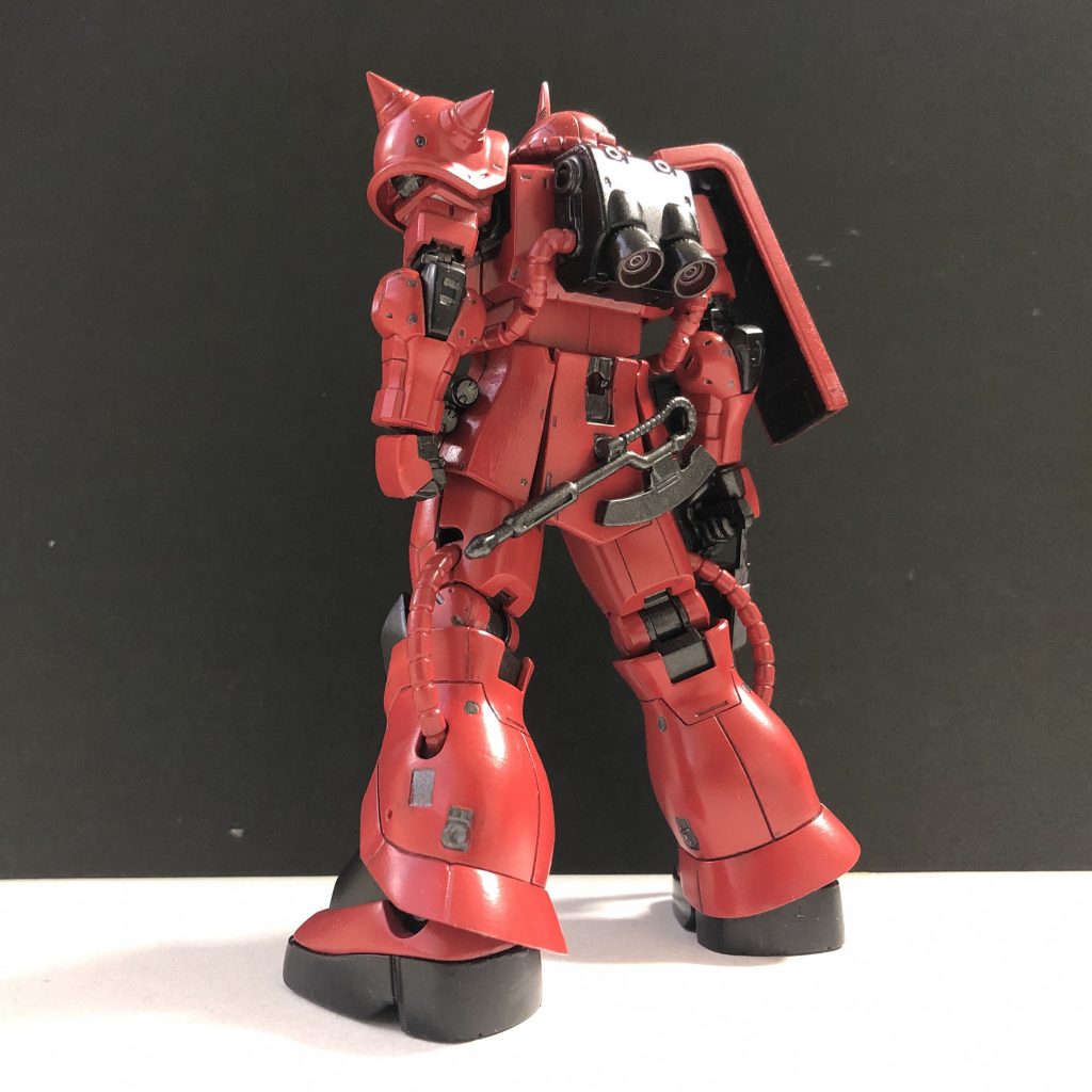 細かいディテール部分はスミ入れではなくメタルブラック(青鉄色)に塗装することで、金属っぽくなるようにしてみました。