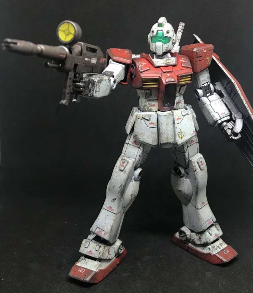 ビームライフル装備。
ビームライフルのスコープ部はスコープの上からUVレジンをのせています。