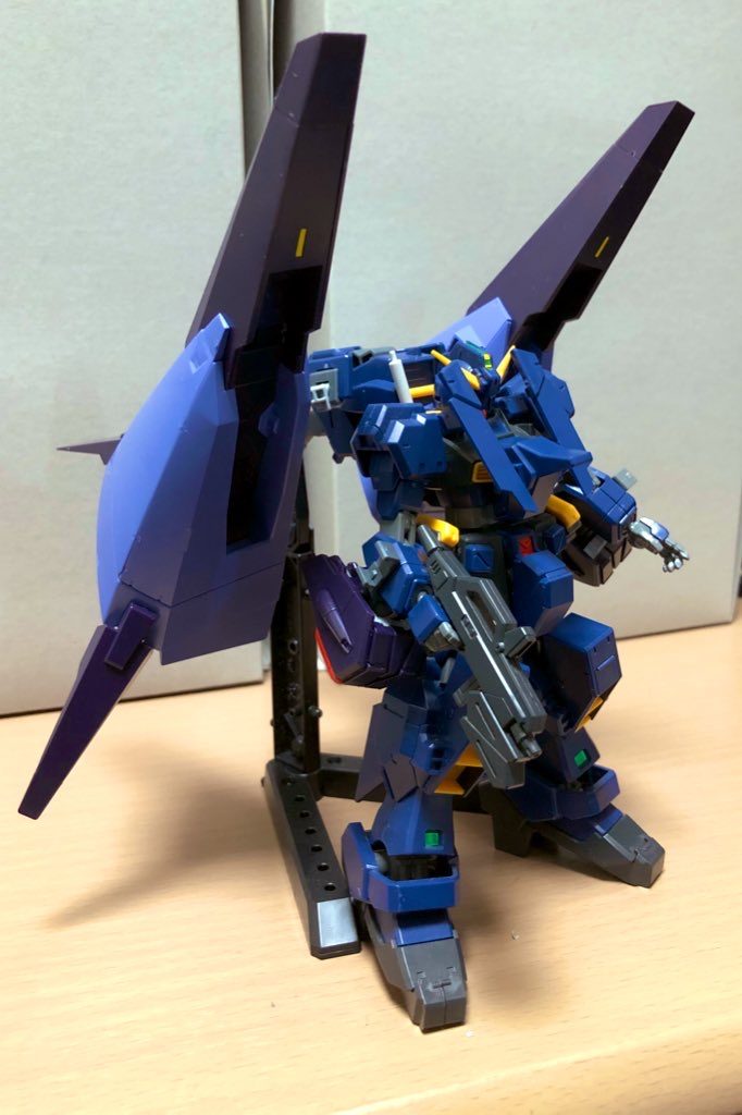 左から最初は設定画にあるメッサーラの腕ユニットがそれだとは気づきませんでした。Twitterでのやりとりで気づきました。ゼロライン2号機さんありがとうございます。