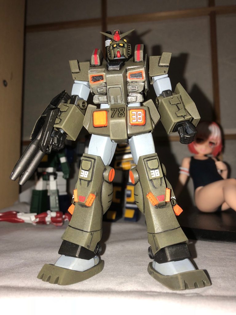 塗装。
一度はダークグリーンに塗装しましたが、あまりにも緑緑だったので、オリーブドラブとドライブラシ処理、というやや古臭い手法で塗装しました。
デカールはキットのモノを使用しました。