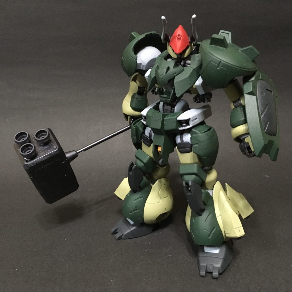 MAを圧壊させるためのブースター付きハンマーを装備する。