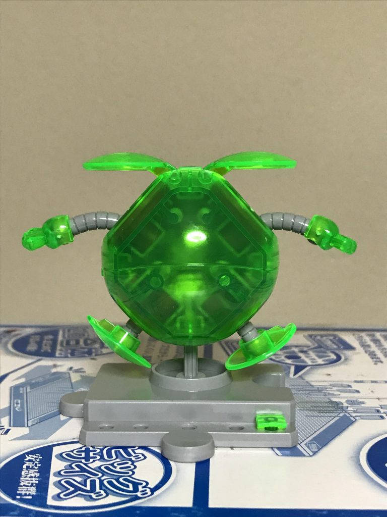 ハロプラ クリアカラーは クリアカラー
なので 素組みです。