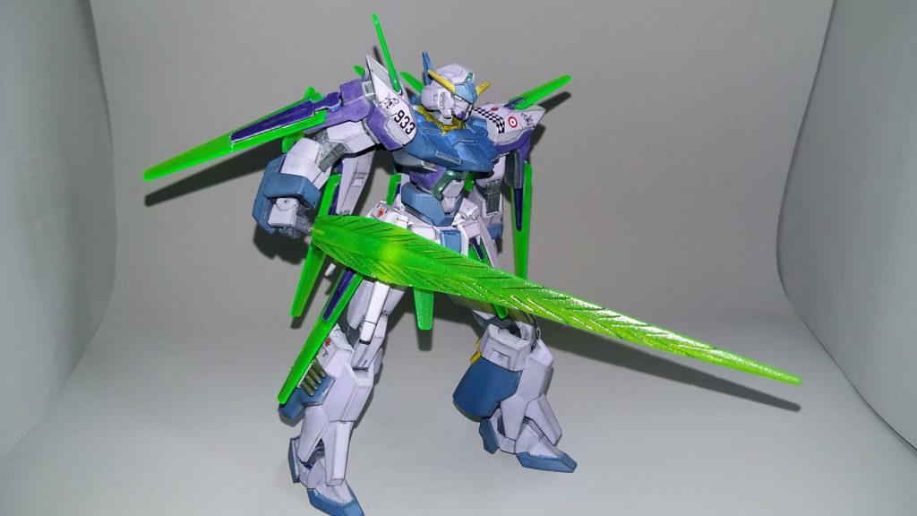 デカいビームサーベルはHG1:100ガンダムダブルXのパーツを改修することです。