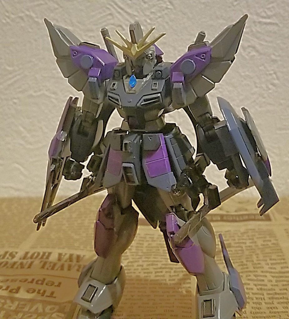 カラーリングと刀を持っているからか、なんとなく武士の袴姿みたいに見えなくもない