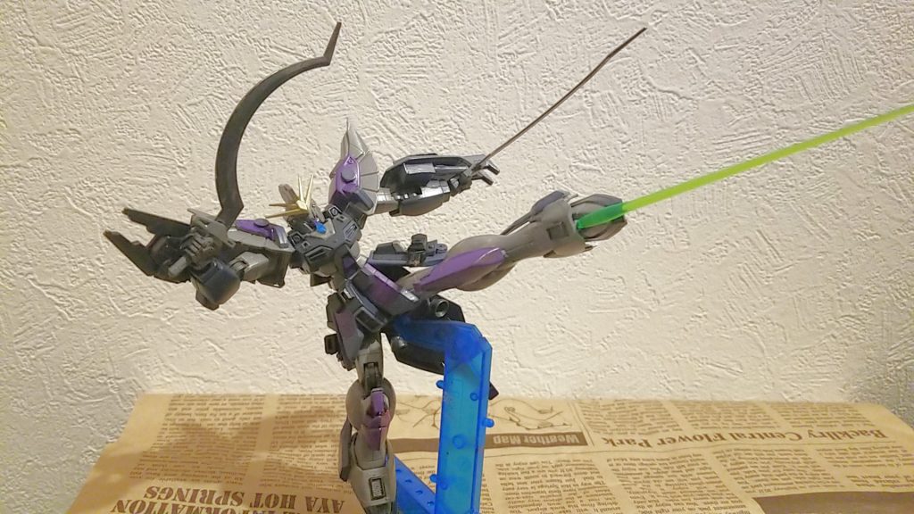 隠しビームサーベル
アンクルアーマーに搭載された隠し兵装
敵の不意をつける