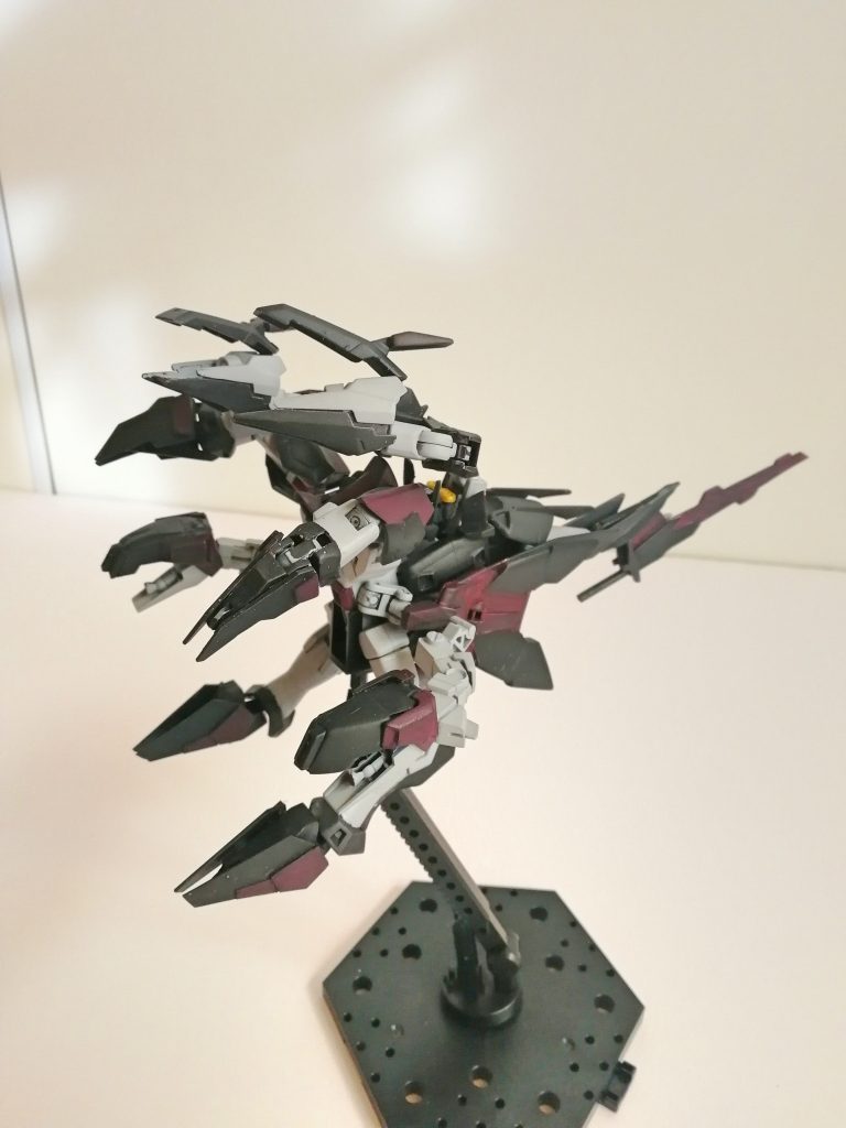 ヤマタノオロチ形態。専用武器「クサナギ」はこの形態では尻尾になる