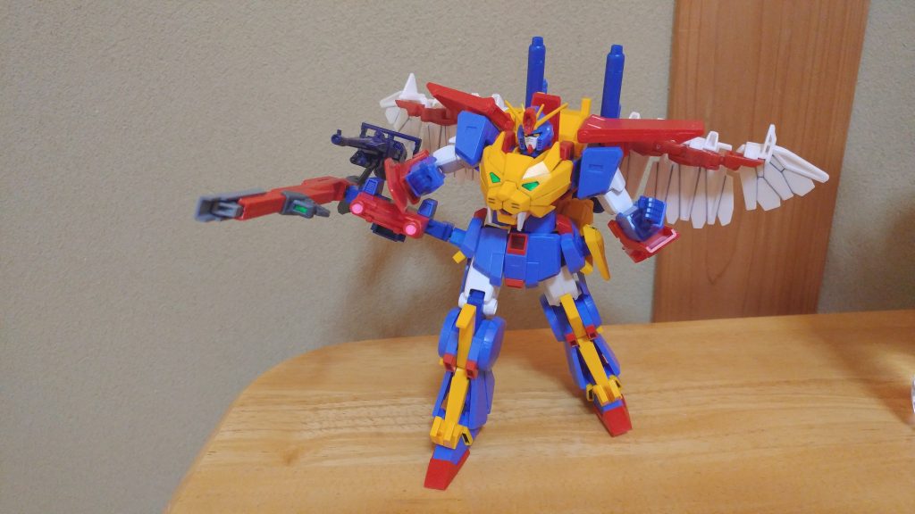 余ってしまうウミトライオンの頭部を腰のジョイントに付けて、「連結式キャノン砲」的な武器に