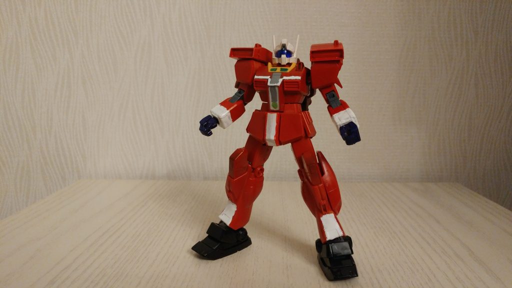 ビームマスターの余剰になっているジムⅢの頭部を白の缶スプレーで塗装し目のクリアパーツを青で塗り、ほぼ全体を基本的に赤の缶スプレー ガンダムマーカーで塗装 一部の色や模様をグレーや白で筆塗りしています。