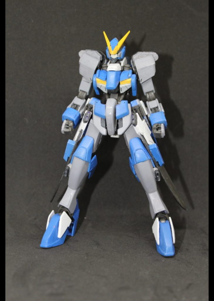 アンテナ折ってしまったことを機に、リリスヴェノムをブラッシュアップさせた姿です。以前より角やコックピット辺りが大型になり、細かい部分ディテールアップを施してます。こちらは前GUNSTAのオルフェンズコンにて本選まで入選しました。