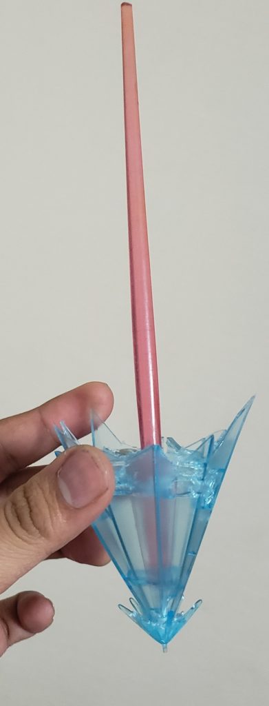 エフェクトパーツ。ライトニングランスのエフェクトをくり抜いてデスティニーのエフェクトにくっつけてPGのサーベルを刺してます