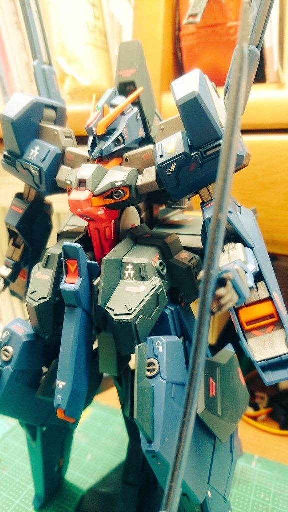 肩側面、フロントスカート前面にディティールを追加しました～。