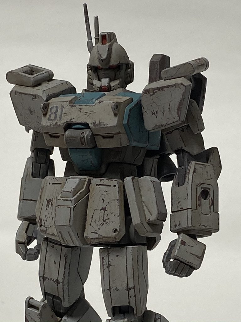 サフを色として利用。
クレオスサフ1000
メカサフヘビー
白サフ+青
ピンクサフ+赤