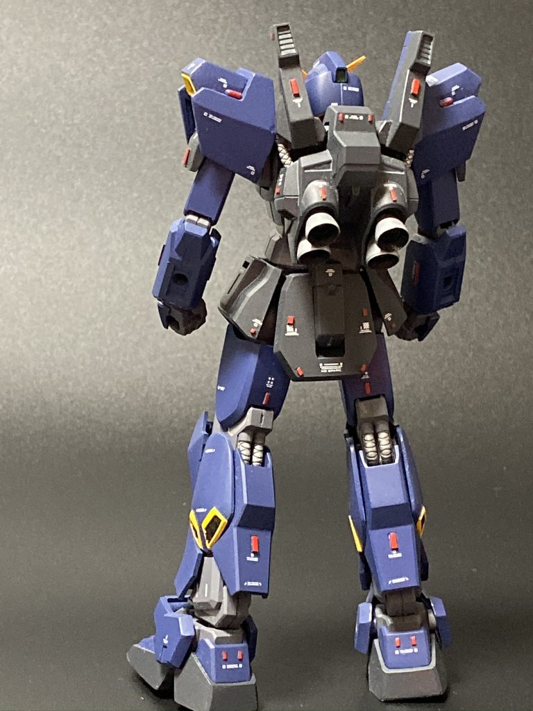 足がスリムになっています。