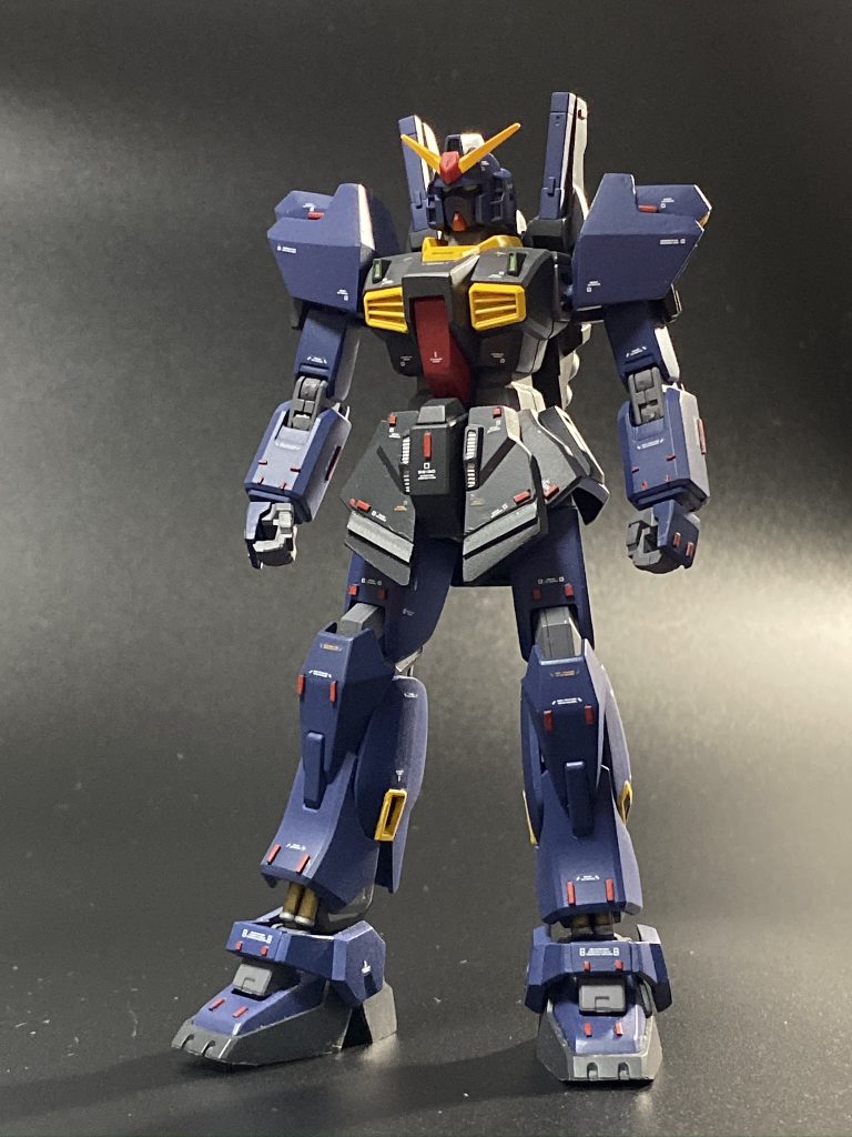 腰アーマーの延長、赤のコーションチップを付けを施しました。