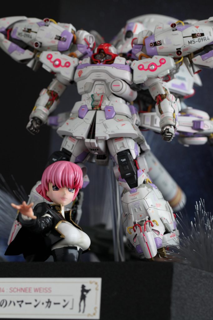 ハマーン様は少女から成人する狭間の姿を表現。
フィギュアライズのラクスクライン+フミナ先輩+アスランをベースに、髪の毛はフミナの髪を切り貼りしてパテでスクラッチ。