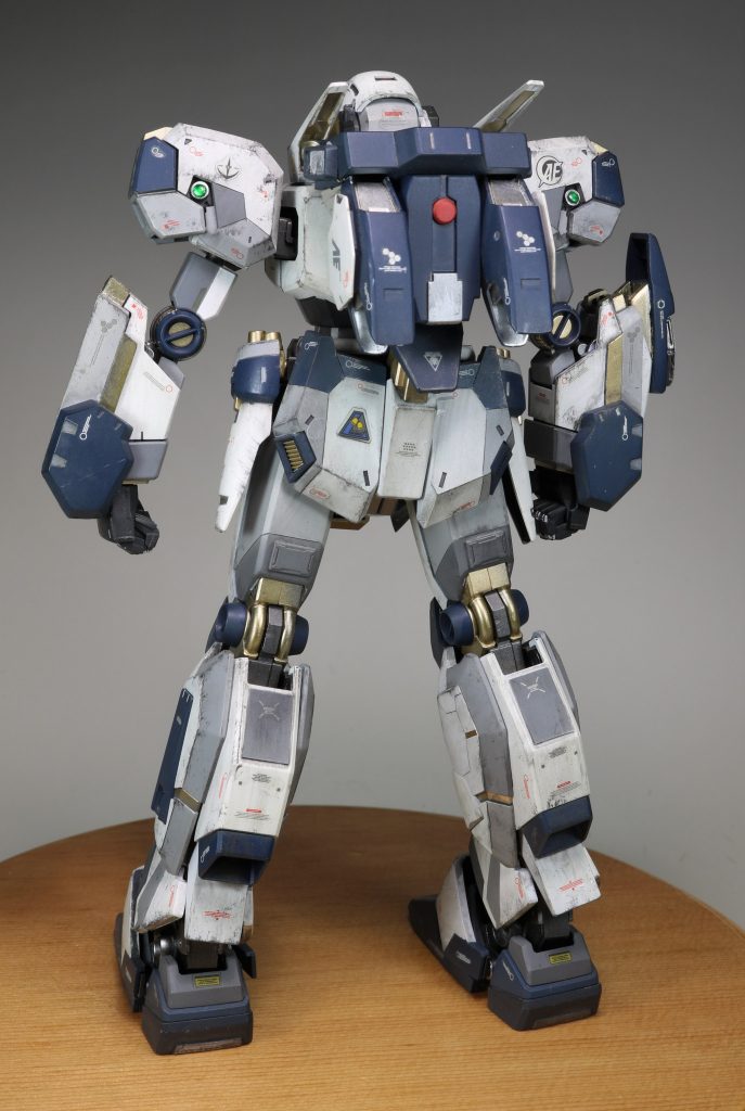 バックショットパックも元のキットを改造してオリジナルのスラスターにしています。
たしか、電撃ホビーの付録のガンダムラジエルのパーツだった気がします。