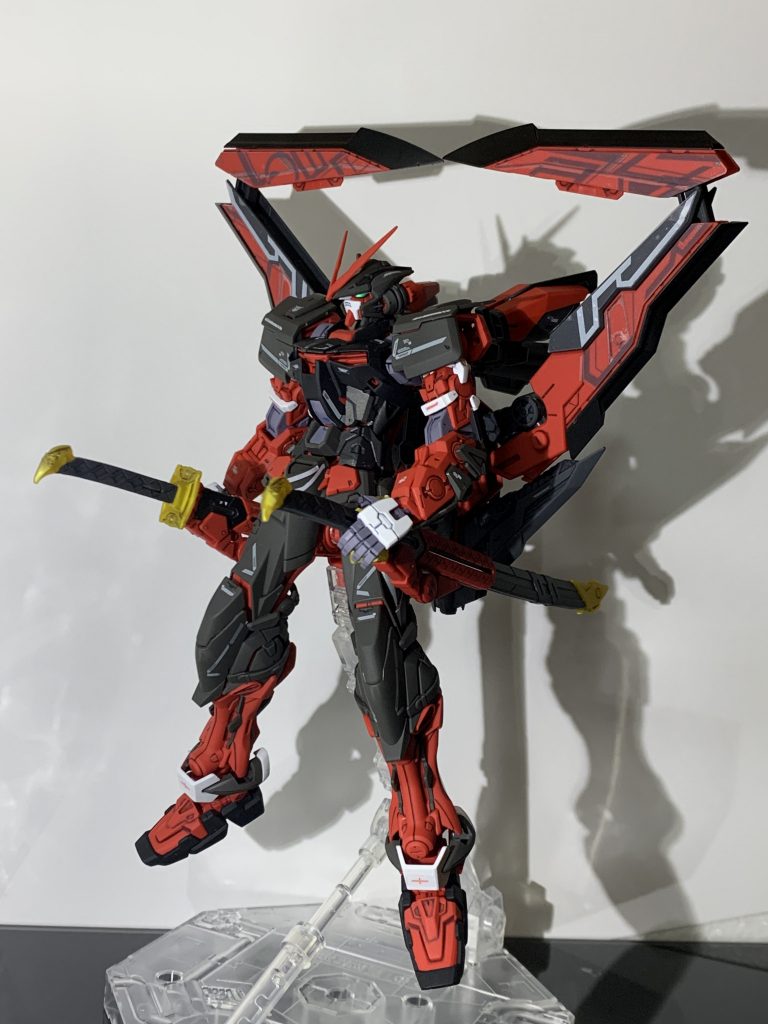 デルタフォーム。レッドフレーム改と言ったらコレ。シルエットに強キャラ感が溢れます。