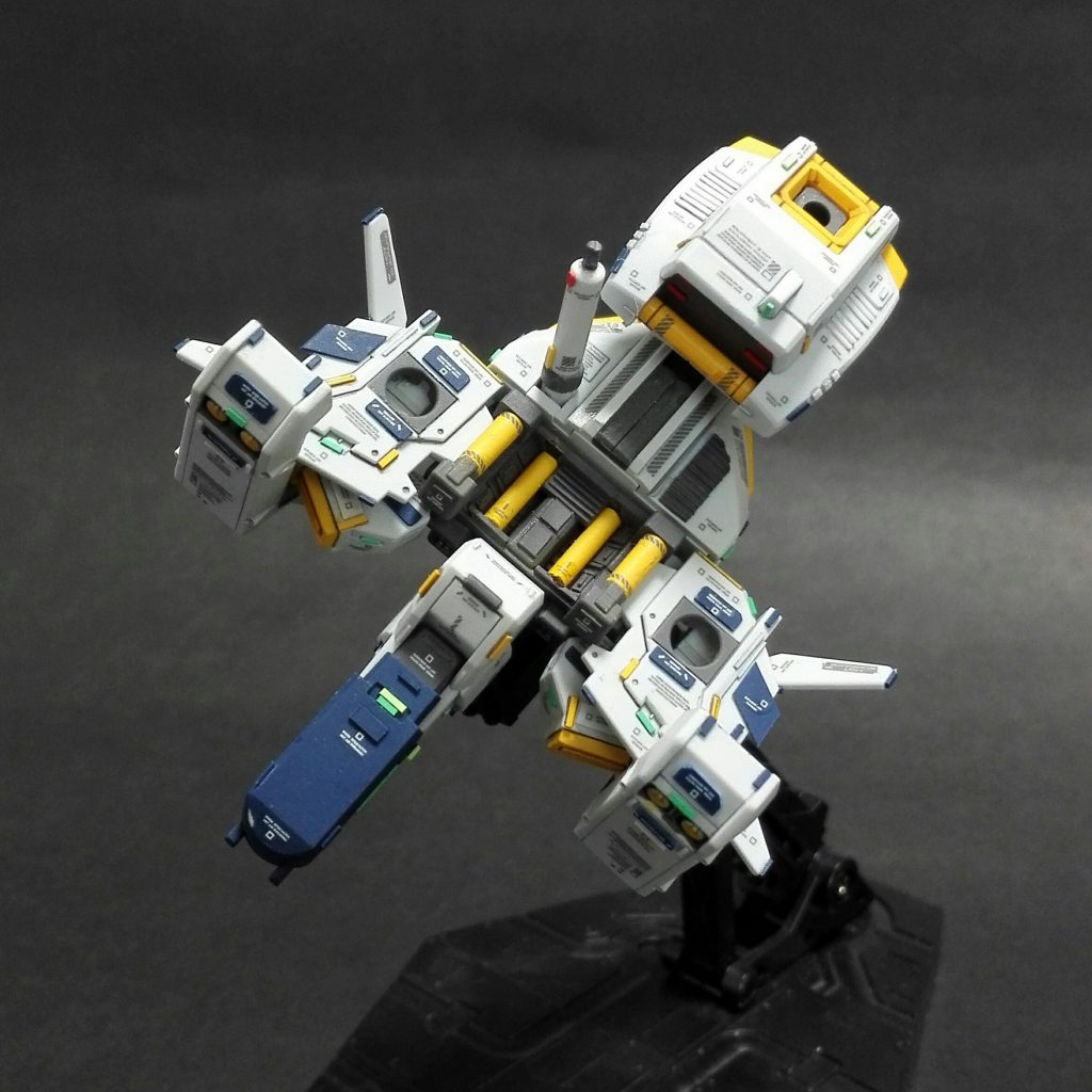 プリムローズの両翼にオプショナル・バインダー経由でミサイル・ポッド×2を装備させた形態へ。1キットに一つのミサイル・ポッドが付属しているのでここでは2キット分使っています。