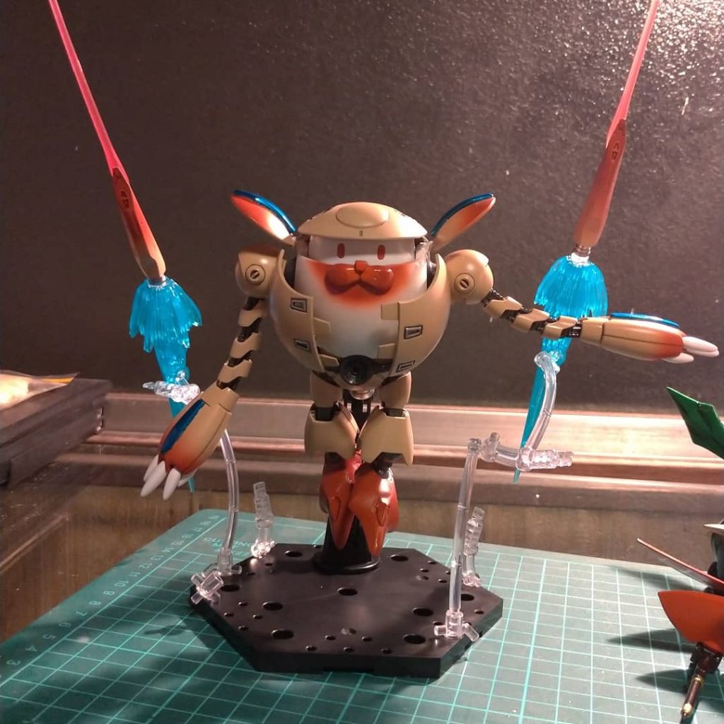 お耳ドラグーン射出！
お耳は取り外し可能で、先端にビームサーベルも生えています！