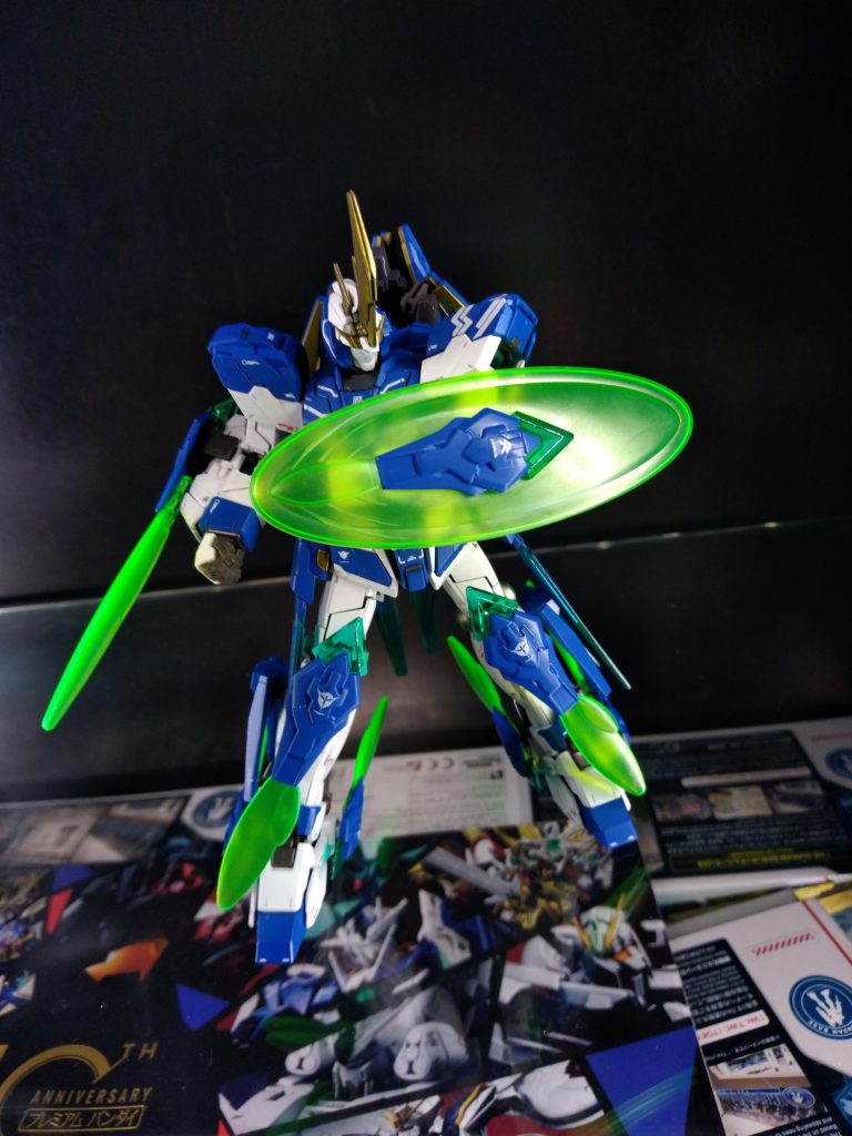 GNFSユニット
機体推進剤はGN粒子で機体内にGNタンク内蔵。GN粒子使用時に出る粒子を
GNFSユニットで集約され再利用し
機体の稼働時間の延長、機動力、
防御力、火力の向上と
応用で近接格闘にも使える。