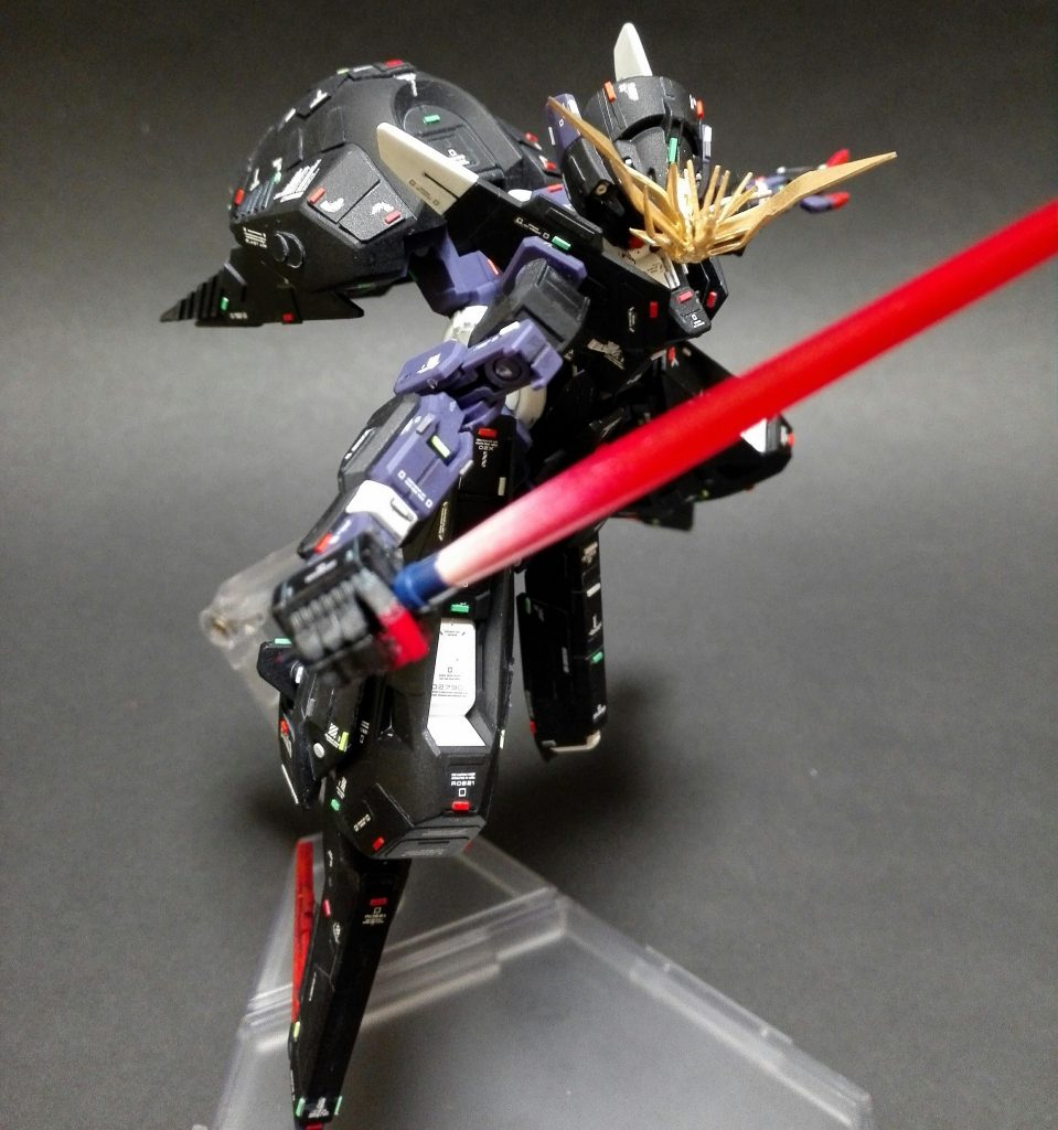 他キットのガンダムTR-1アドバンスド・ヘイズルからビーム・サーベルを流用してます。からビーム・サーベルを流用してます。