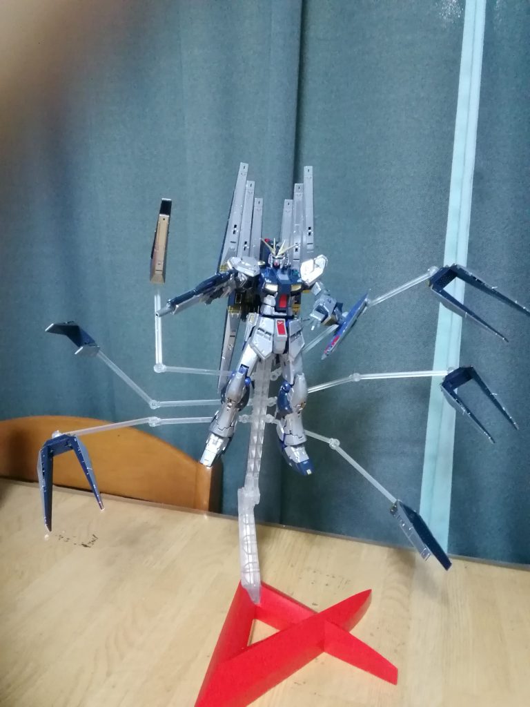 ニューガンダムダブルフィンファンネル–2枚目/制作者：アッキー