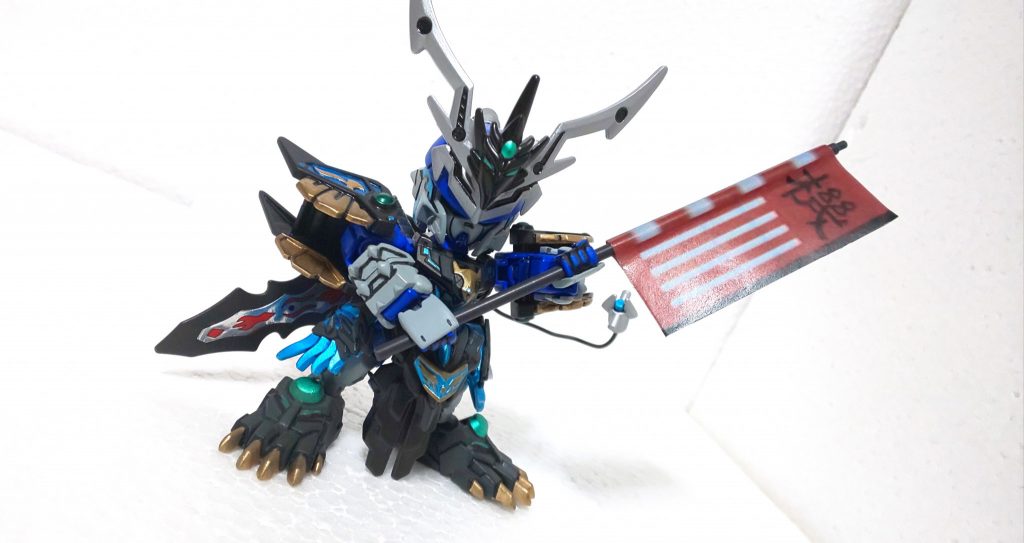 両腕で持てるよアピール。
流星闘牙と旗が写りこんだ後から撮影した写真は三国創傑伝キットにある「首が細すぎる」欠点を心の師匠たるしゃばろくさんさんから頂いた助言を元に改善しています。これまたこっそりありがとうございます!
https://twitter.com/shaba63/status/1199620664308580352?s=20