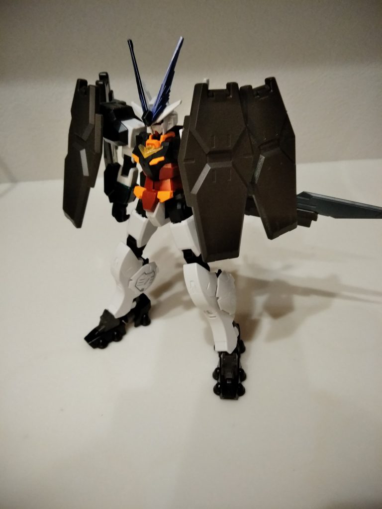 アスタロト肩にシールドブースター装備
棺のような形にローブを意識するシルエットに