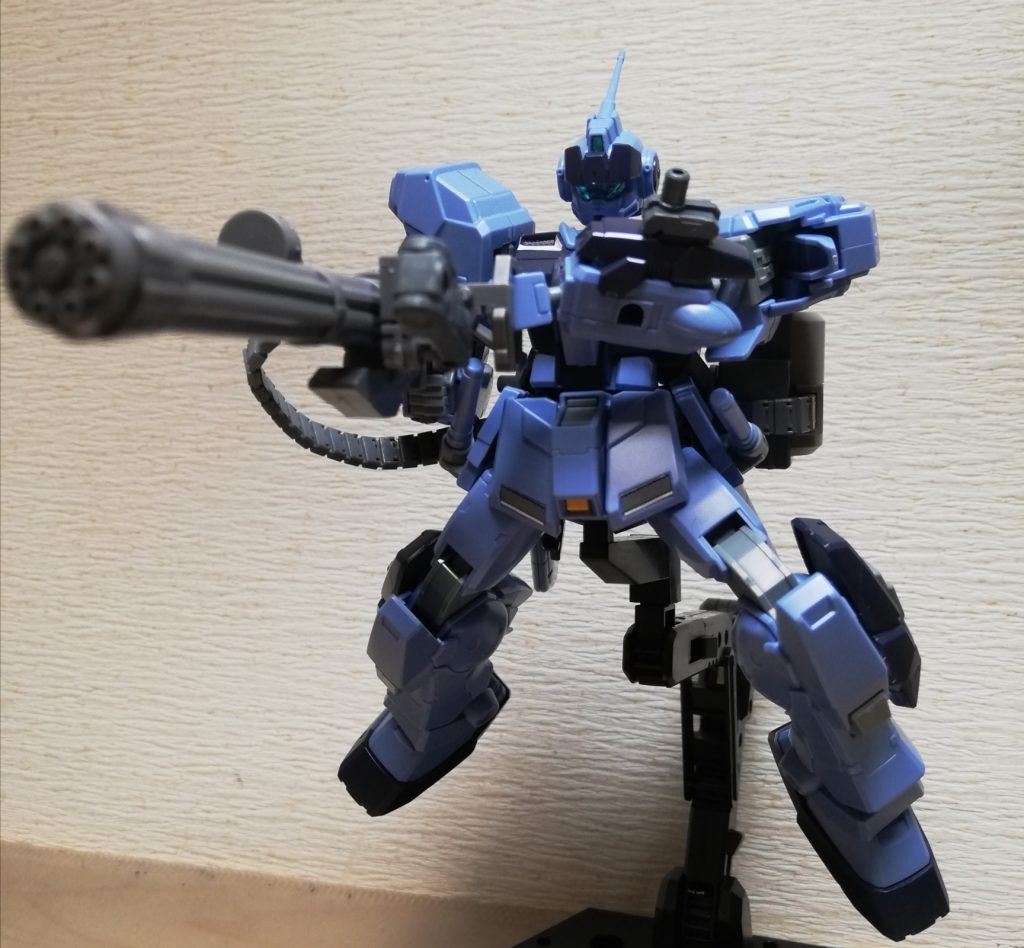 ガトリング両手持ち
大きいですが間接強度が高いのでしっかり保持できます