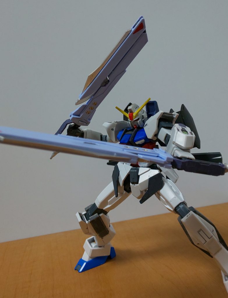 素早い連撃と重たい一撃で相手を叩き切る、マチェットモード