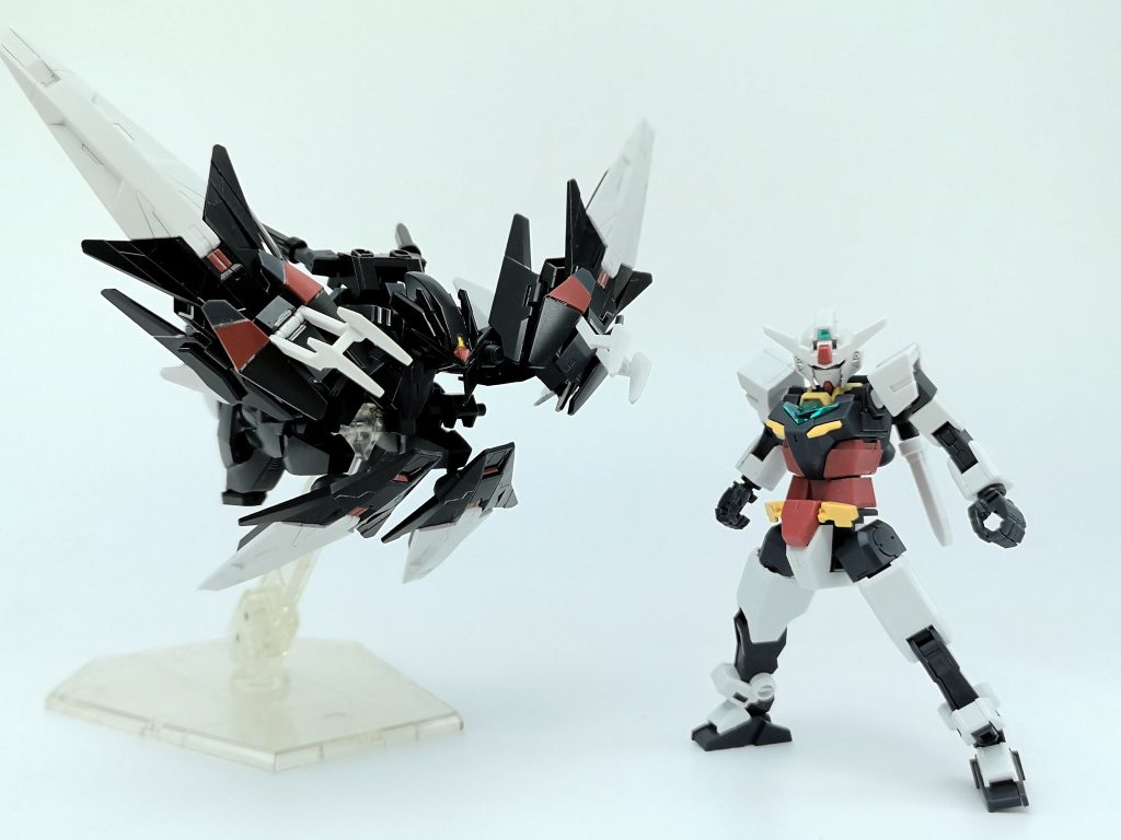 コーバスアーマー
からす座の名前を持つプラネッツシステムで、マーズフォーアーマーから流用したクローで近接攻撃も可能です
サイズ差もコアガンダムと比べると使い魔みたいでいいかんじですよね