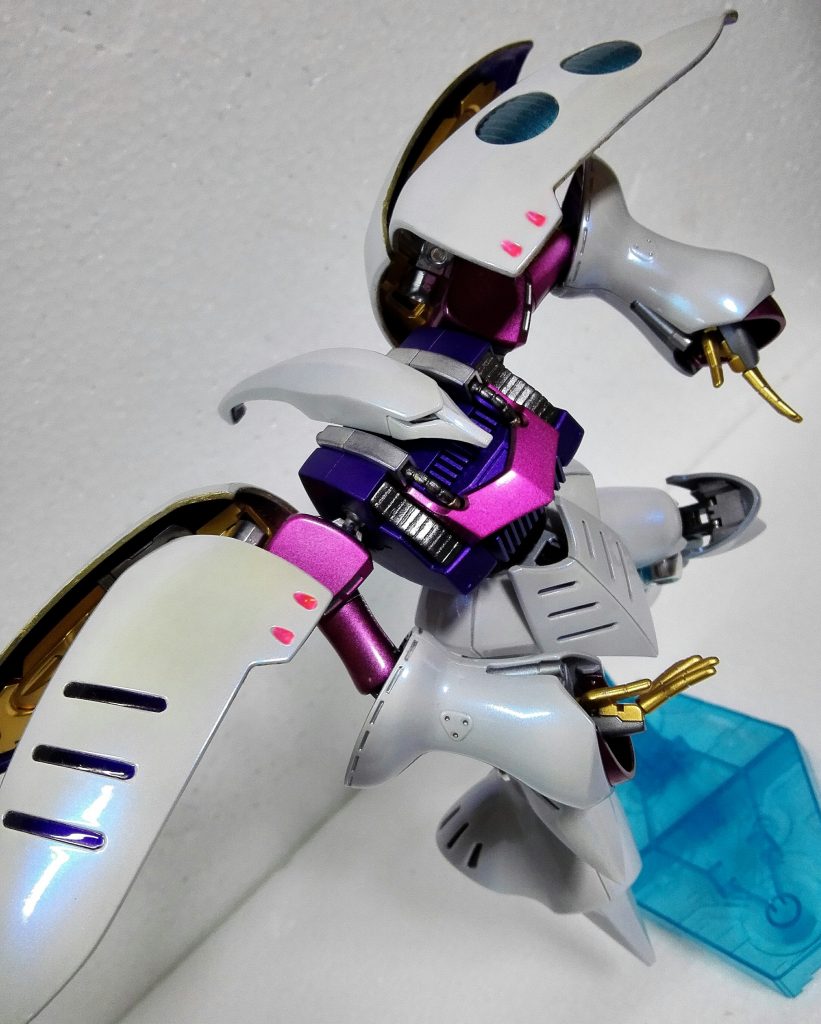 羽？の丸いところの緑はクレオスの青竹色を使ってます