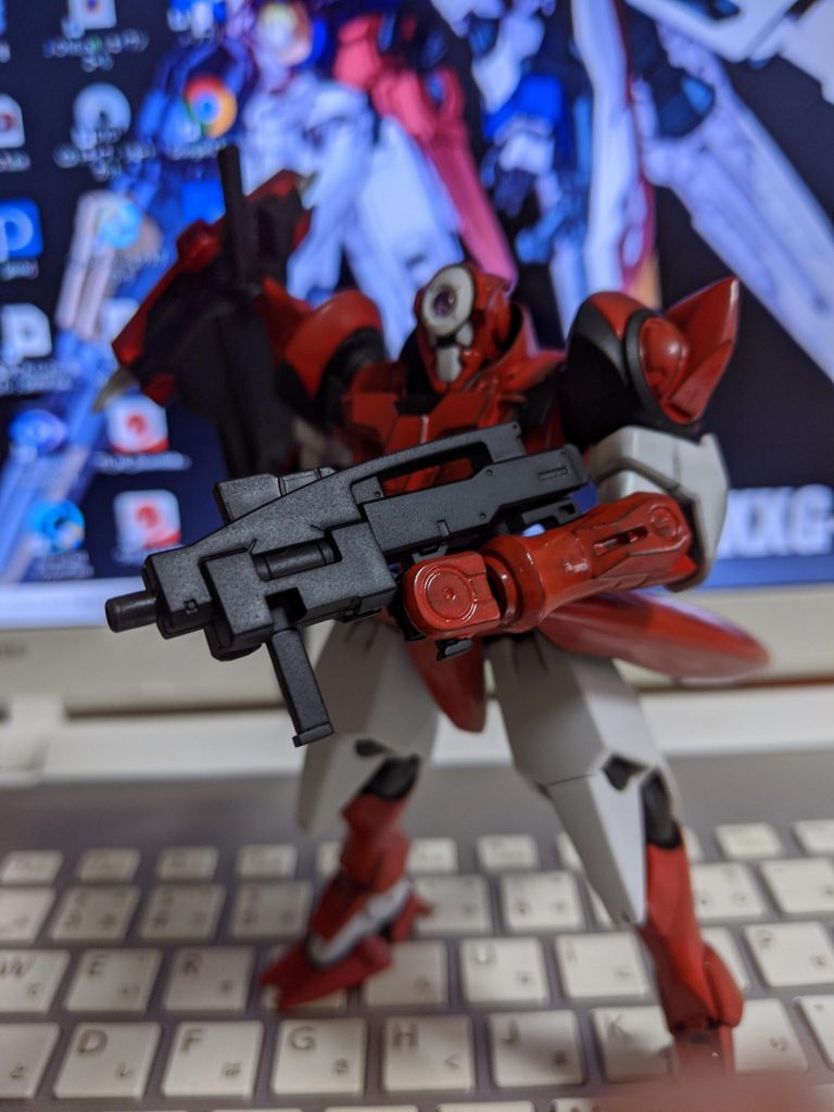 手に持つことも可能です。

…スミ入れ忘れてた(´；ω；｀)