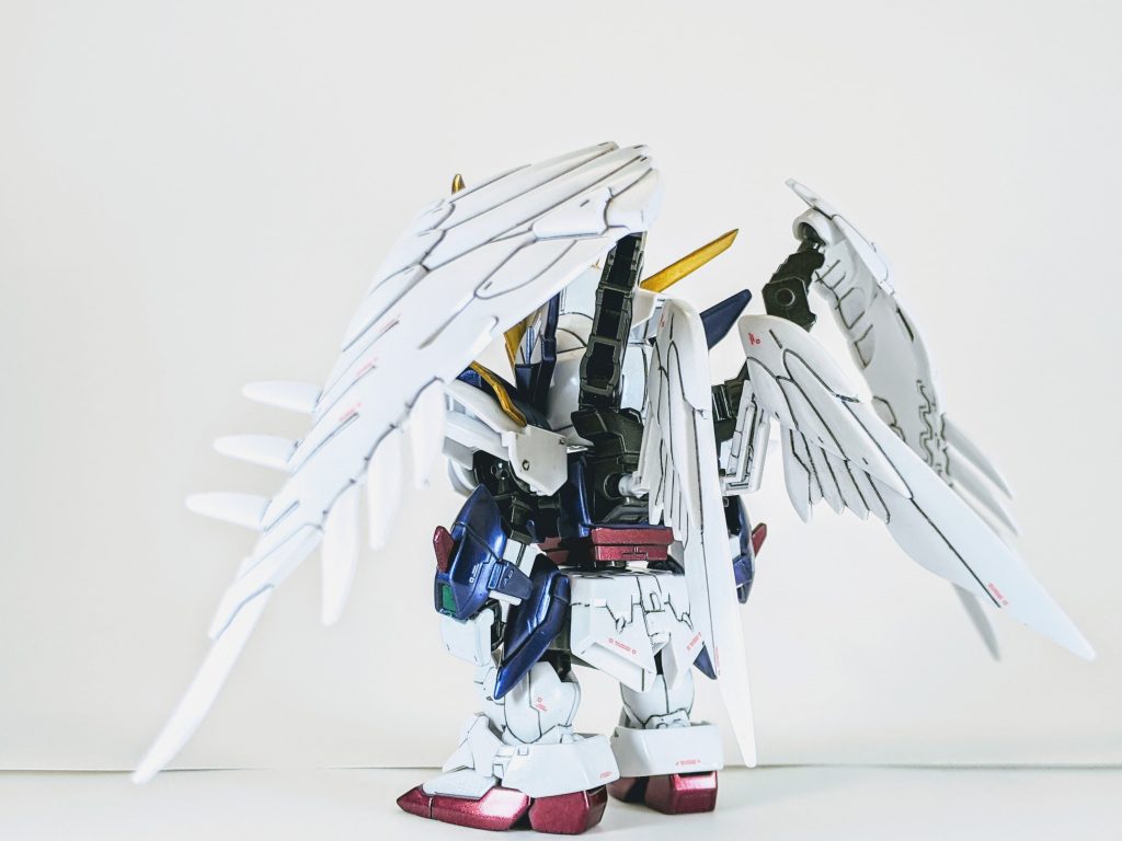 背面。分かりにくいですが白色パーツはダイヤモンドシルバーを吹いてパール調にしています。