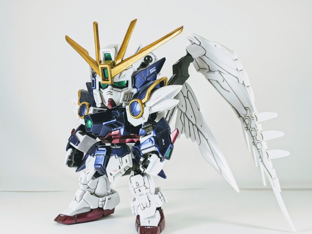 というわけでゼロカス作りました。可動域を増やすため、ハンドパーツはビルドハンズ角形に替えています。これのせいでツインバスターライフルが持てなくなりました。アホかな?