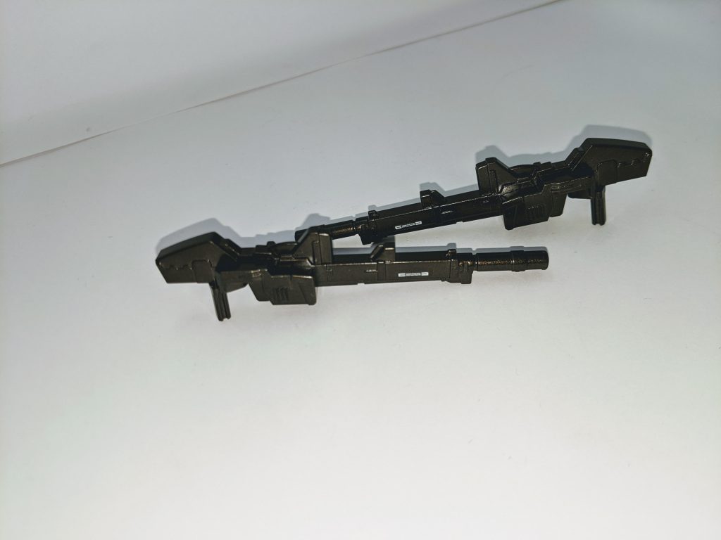 哀れにも持てなくなったツインバスターライフルくん。塗装した後にこの事実が判明しました。悲しい。