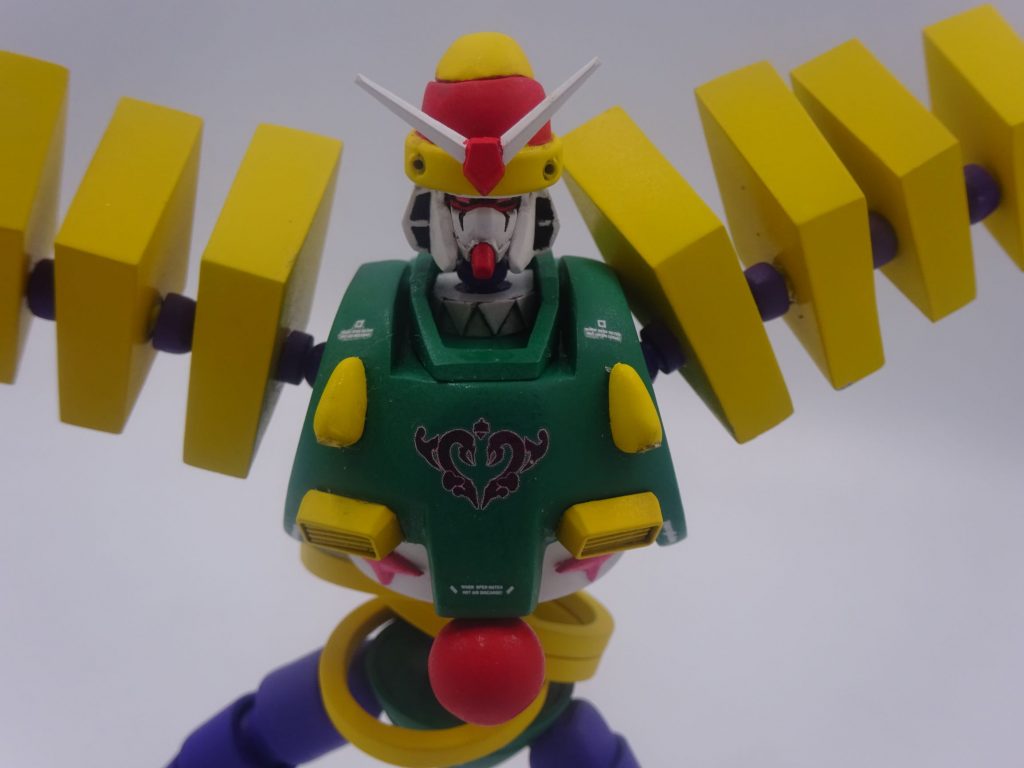 アップ画像。
顔は旧HGのデスティニーガンダムのものを加工しました。
腹部の輪っかは自由に表情を付けられます。