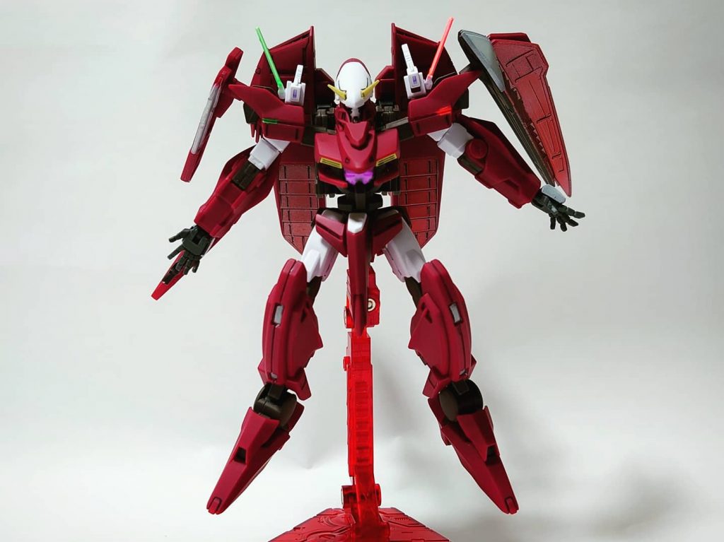 簡単仕上げ

スミ入れ、ガンダムマーカー、艶消しと後述の蛍光塗料でさくっと。