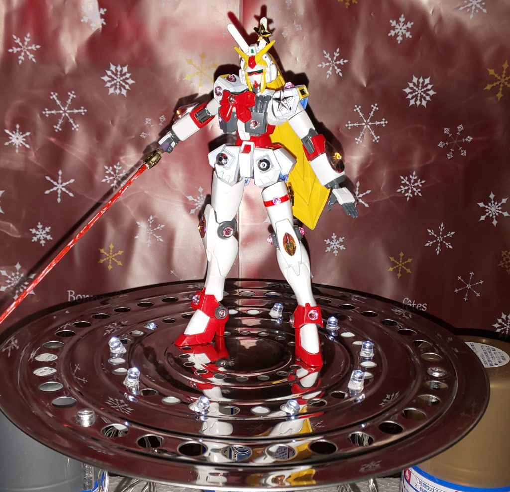 台座は100均の落し蓋だったかに100均のLEDです