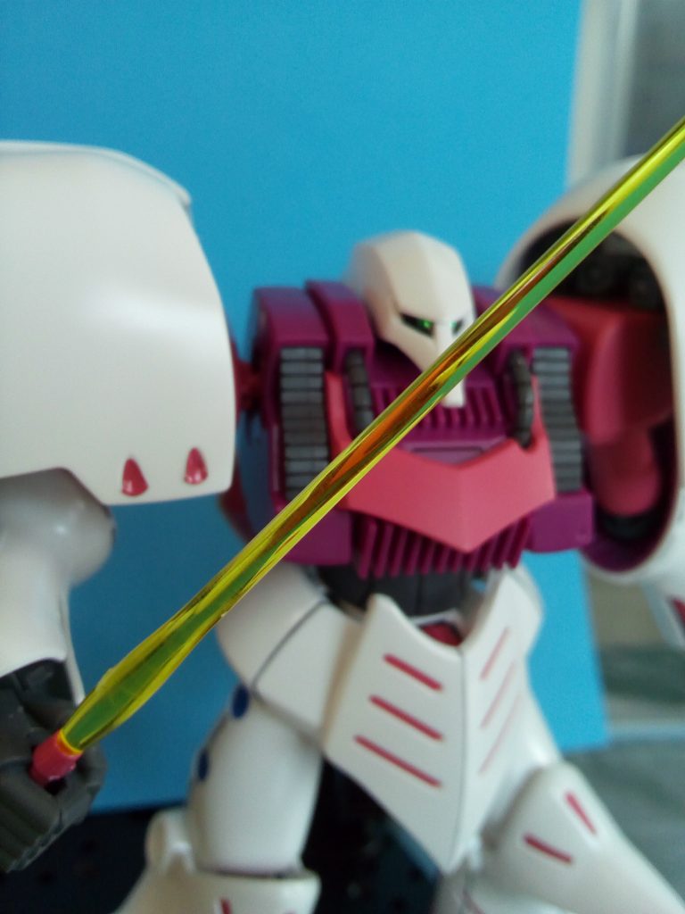 白以外はメラミンスポンジでつや消しで白は成形色の艶のままにしてあります。