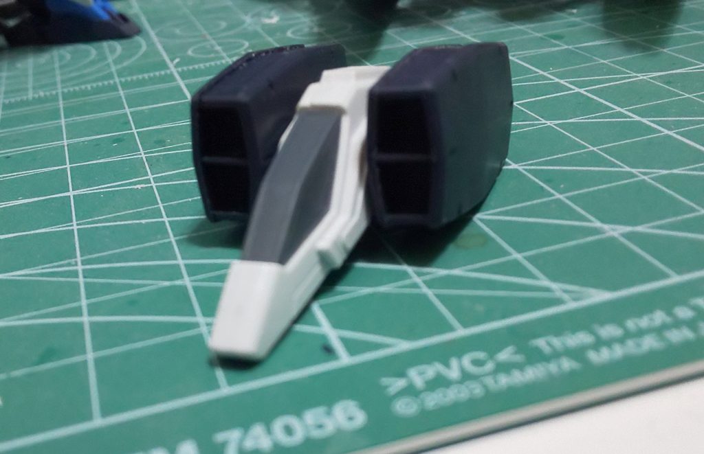 ディフェンサーブースターはコックピット部が分離可能で偵察任務にも有用である。